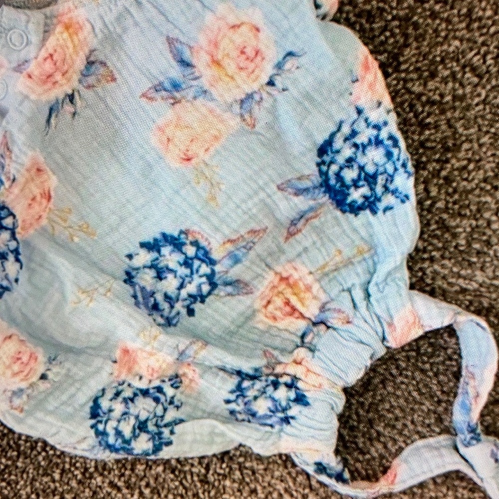 Baby’s bubble sleeveless one piece